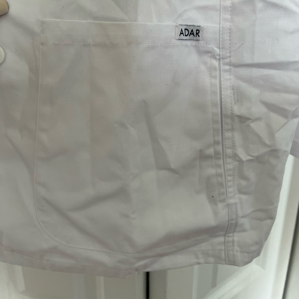 Lab/white coat - Picture 4 of 4